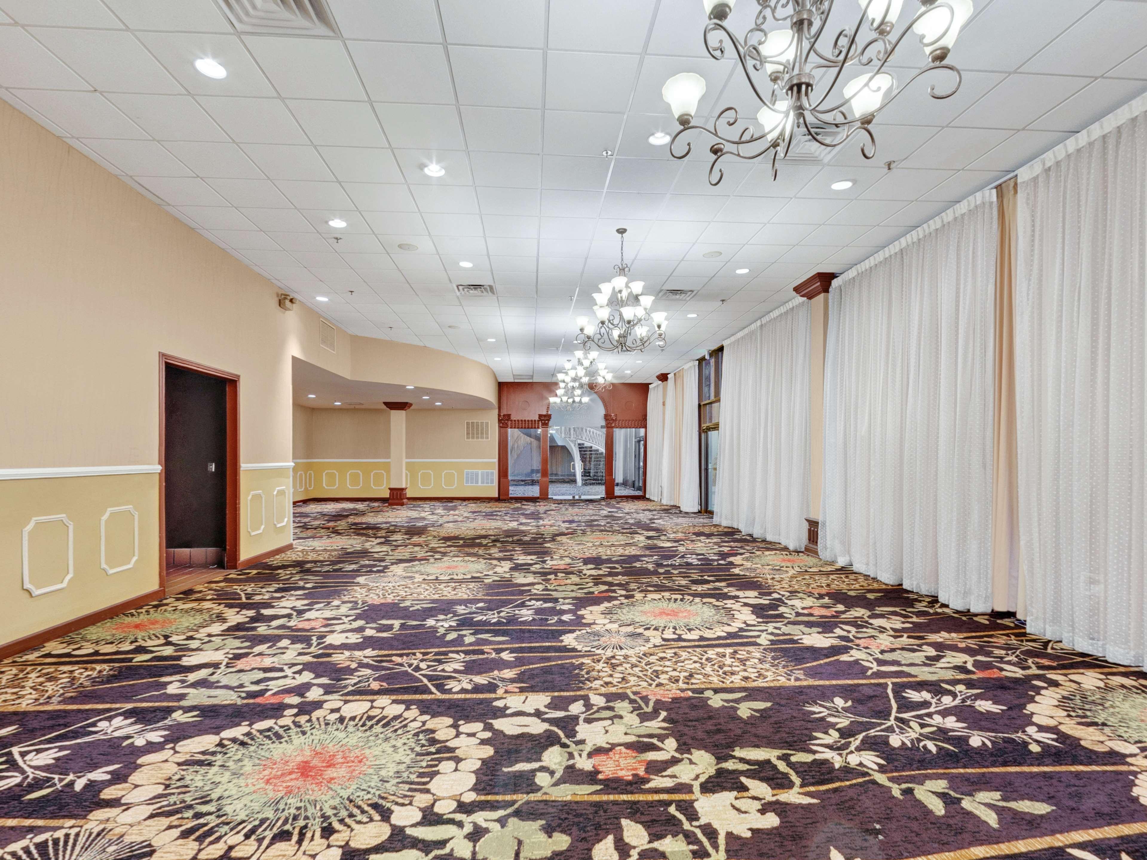 Doubletree By Hilton Charlottesville Eksteriør billede