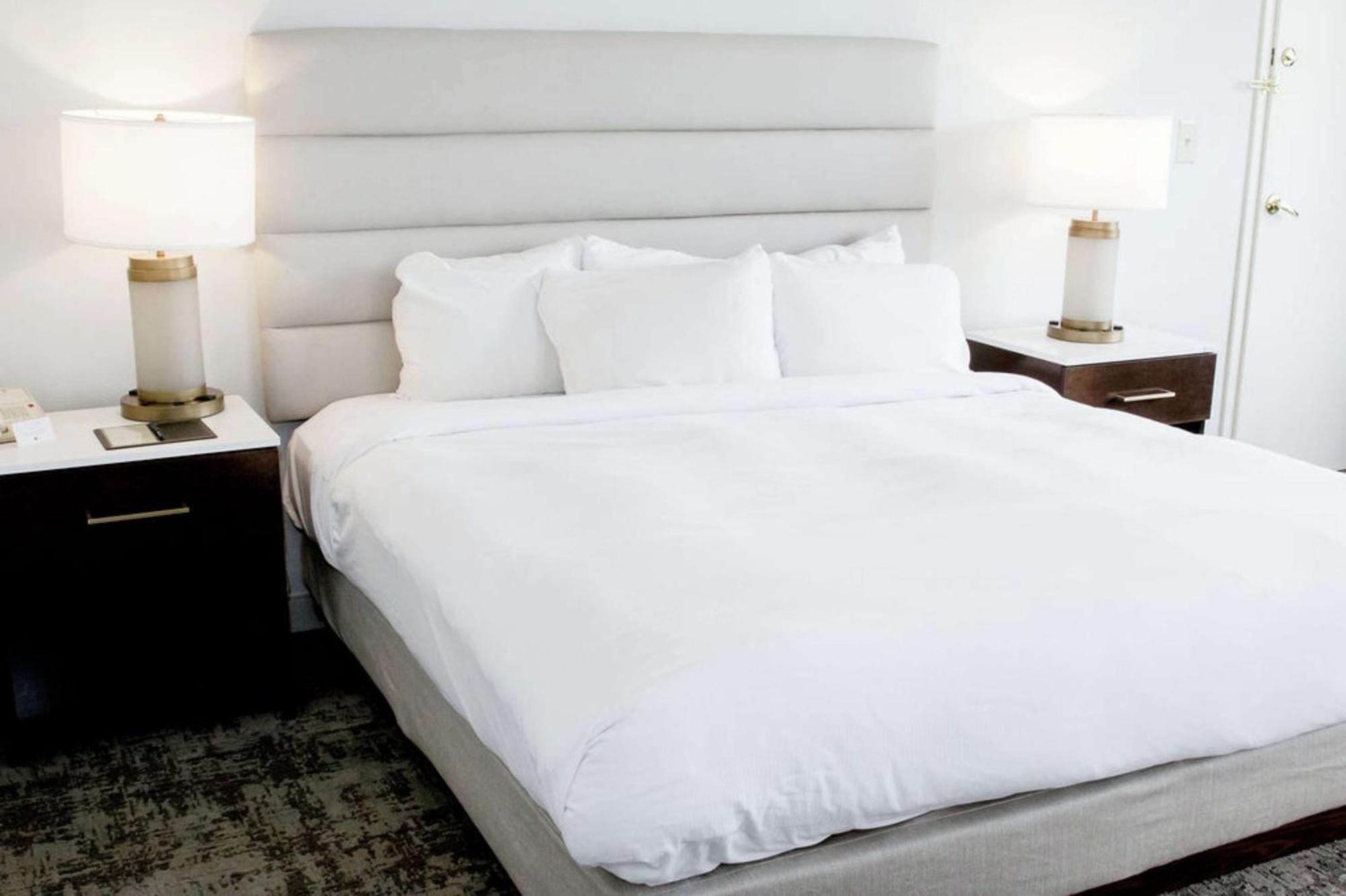 Doubletree By Hilton Charlottesville Eksteriør billede