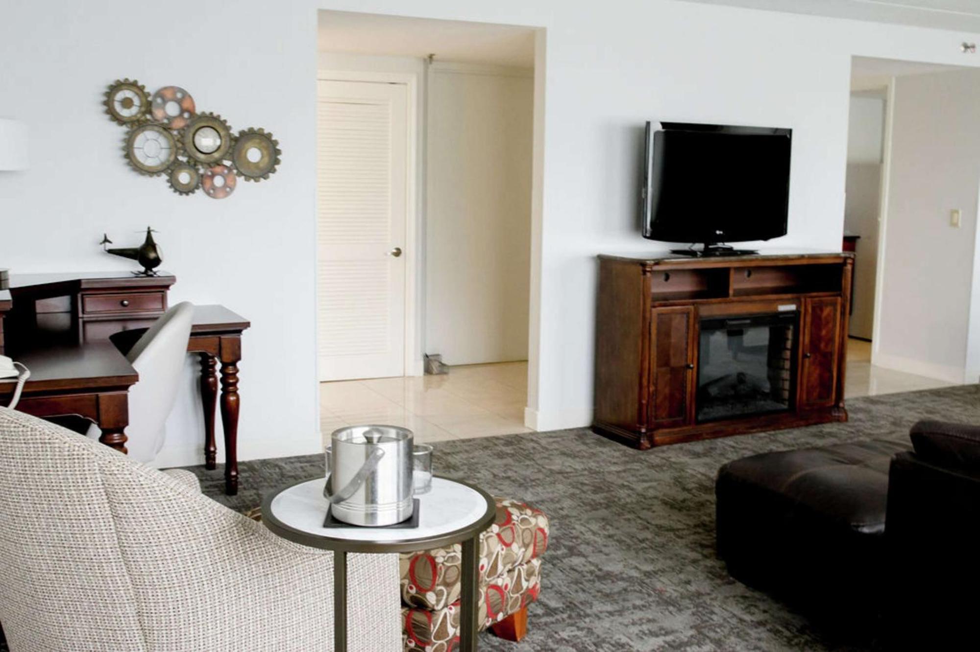 Doubletree By Hilton Charlottesville Eksteriør billede