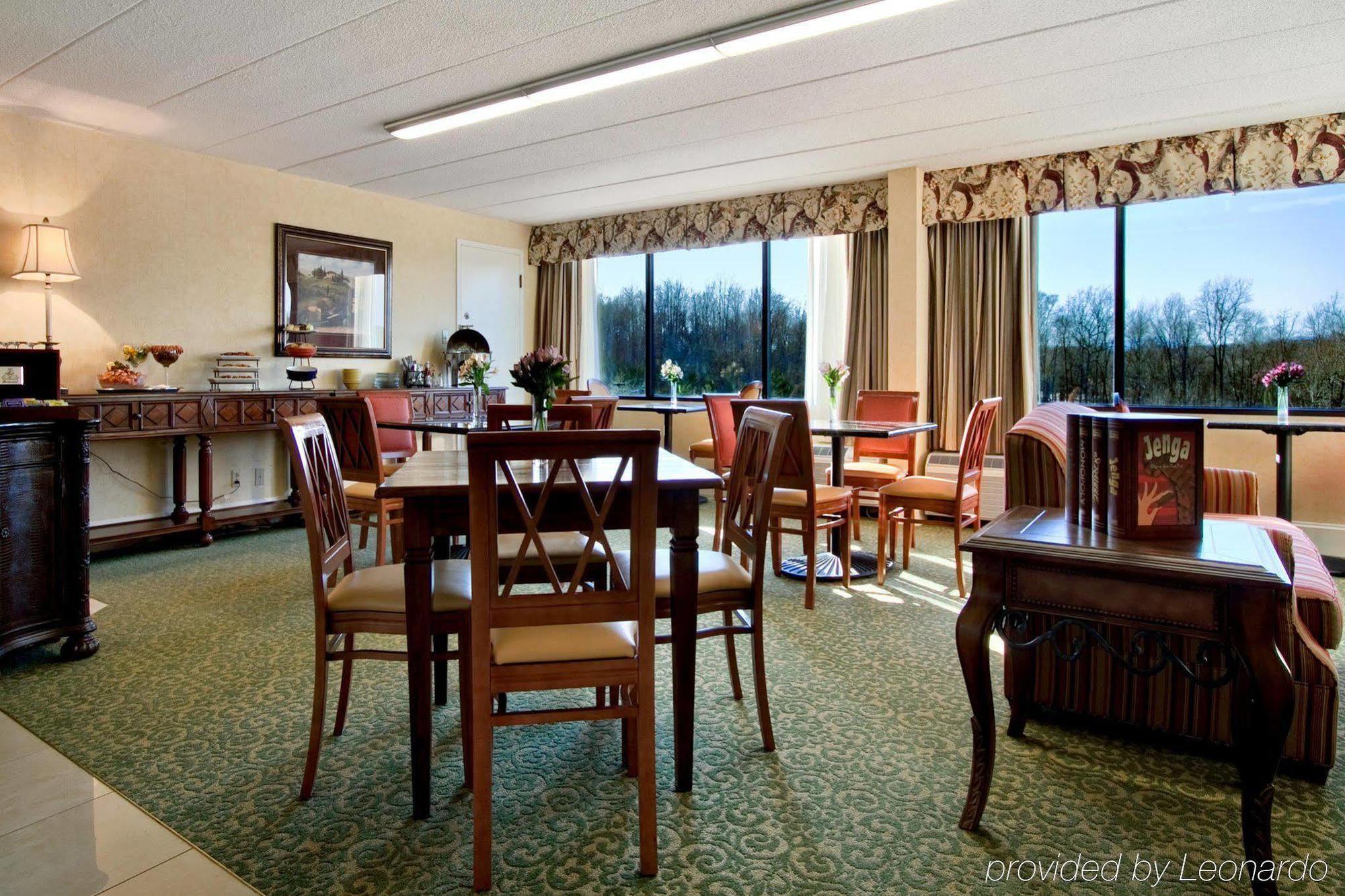 Doubletree By Hilton Charlottesville Eksteriør billede