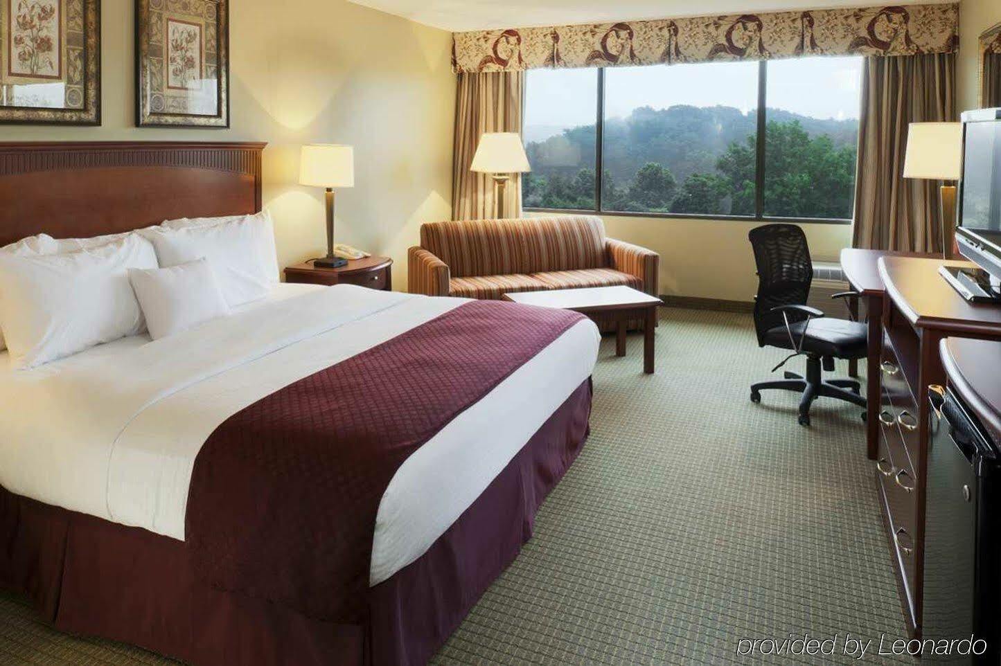 Doubletree By Hilton Charlottesville Eksteriør billede